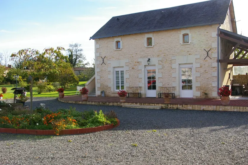 At Josiane and François's cottage - Image 1