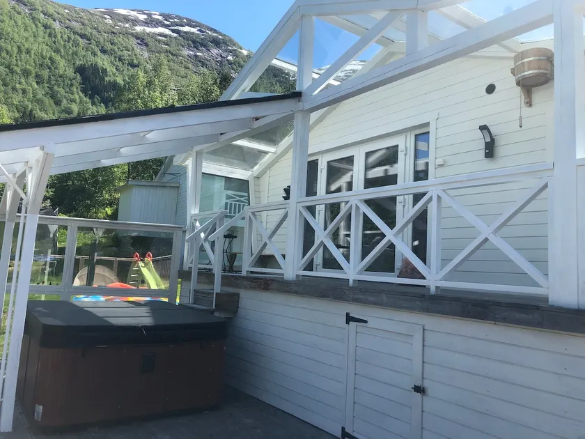 Jølster holidays modern apartment - Image 1