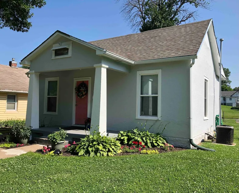 Bungalow on Riley - Image 1