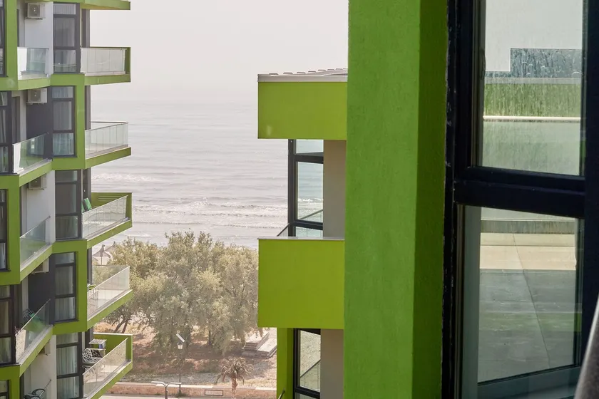 Opal Luxury Apartment 91 Spa n Pool Beach resort - Image 1