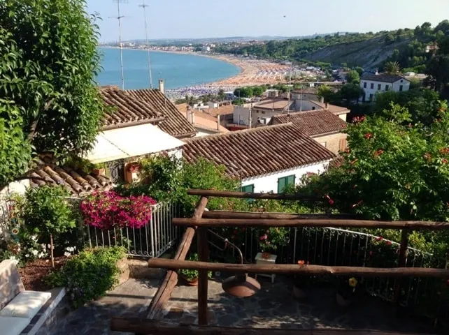 ”casa Mazzini” air-conditioned and Numana vecchia - Image 1