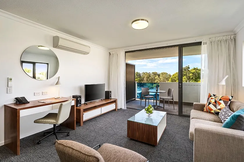 Stunning Executive Two Bedroom Apartment - Image 1