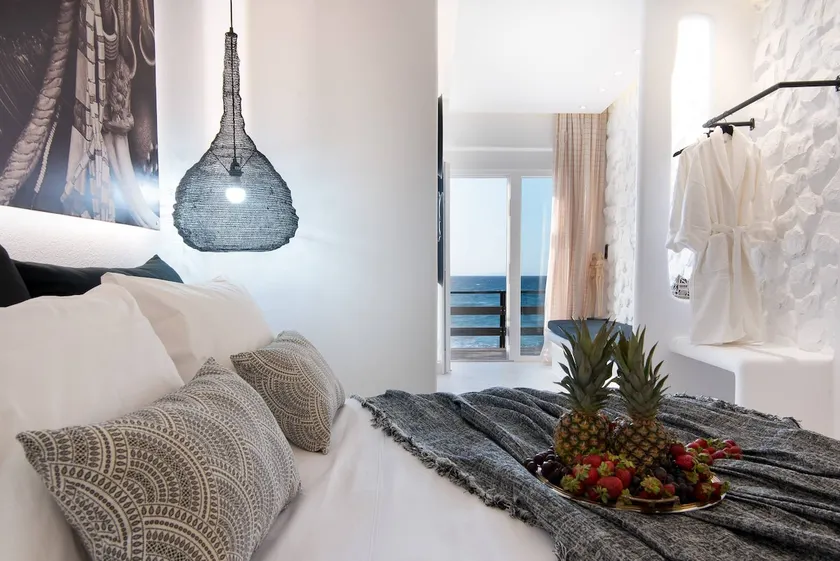 Portara Seaside Luxury Suite 1 with Seaview - Image 1