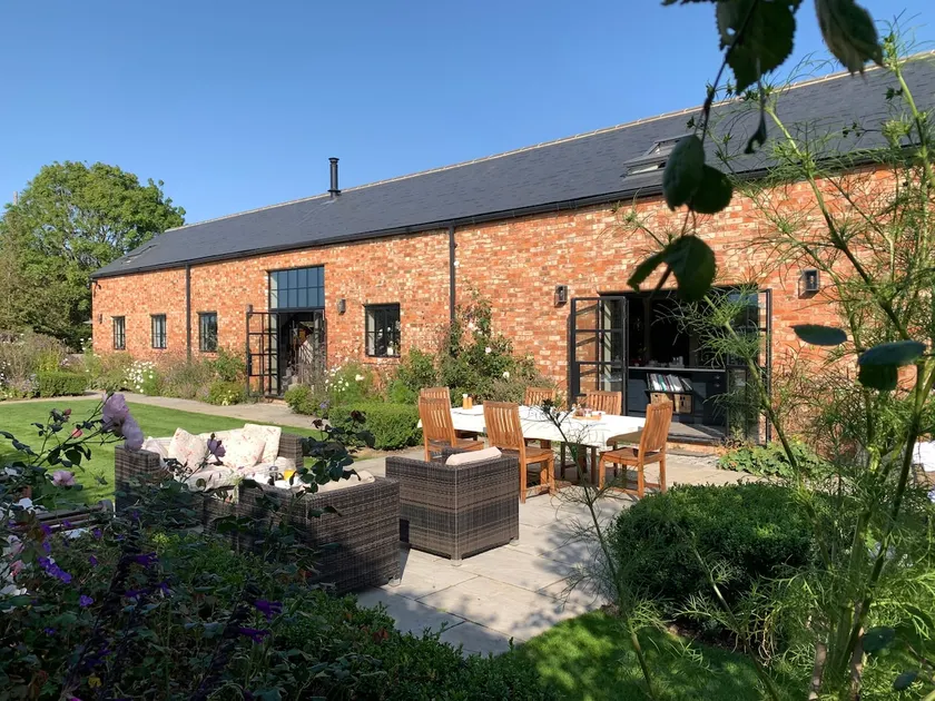 Luxury Barn conversion, 3 bed, 3 bath with hot-tub - Image 1