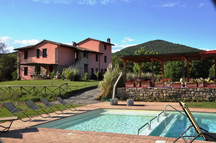 2-bedr. apt. in farmhouse, large pool and terrace. - Image 1