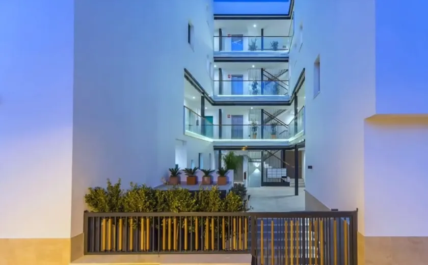 Parking | Wifi★ Apartment, 4 minutes from downtown★ - Image 1