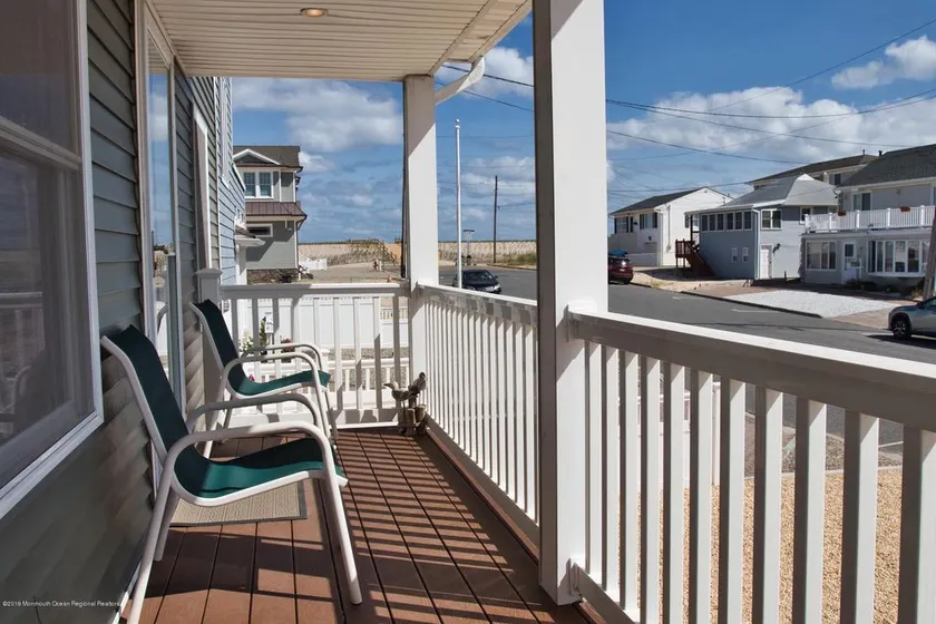 Luxury Lavallette beach block home steps from ocean! Sleeps 13 - Image 1