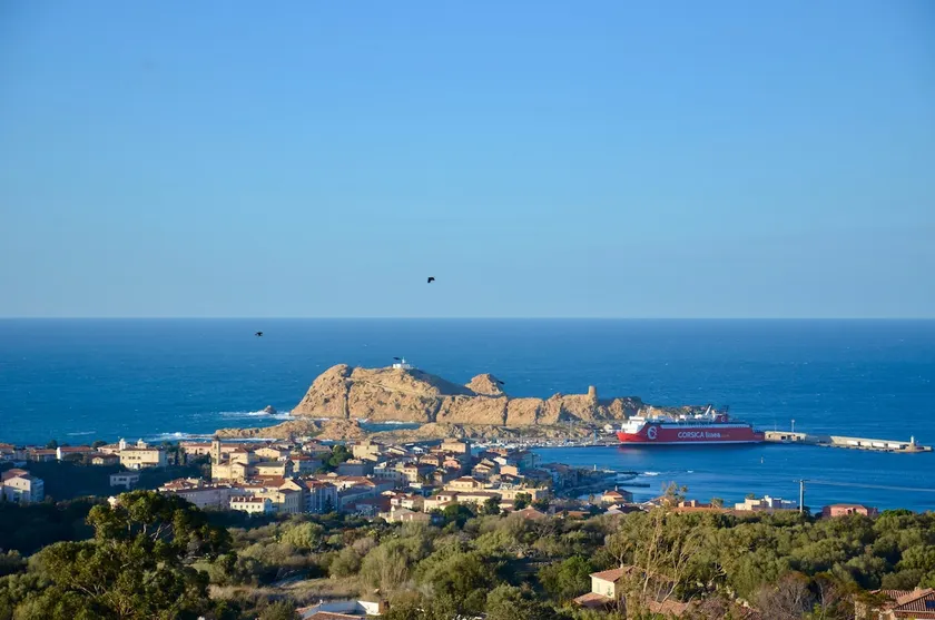 Beautiful duplex 4 people, 2 bedrooms, parking, beautiful sea view - Image 1