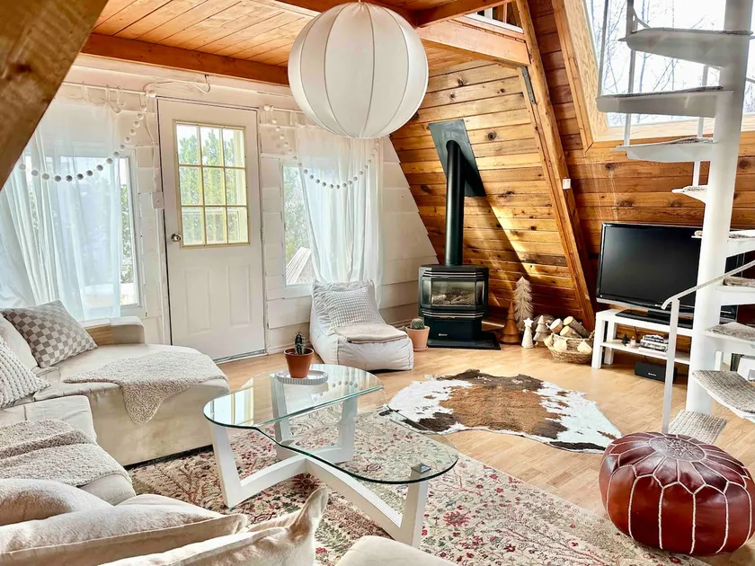 Cozy A-Frame & Barrel Sauna in Tillicum Beach - Image 1