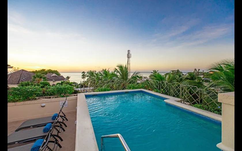 Tradewinds Luxury Retreat | Walk to Beach, Dining - Image 1