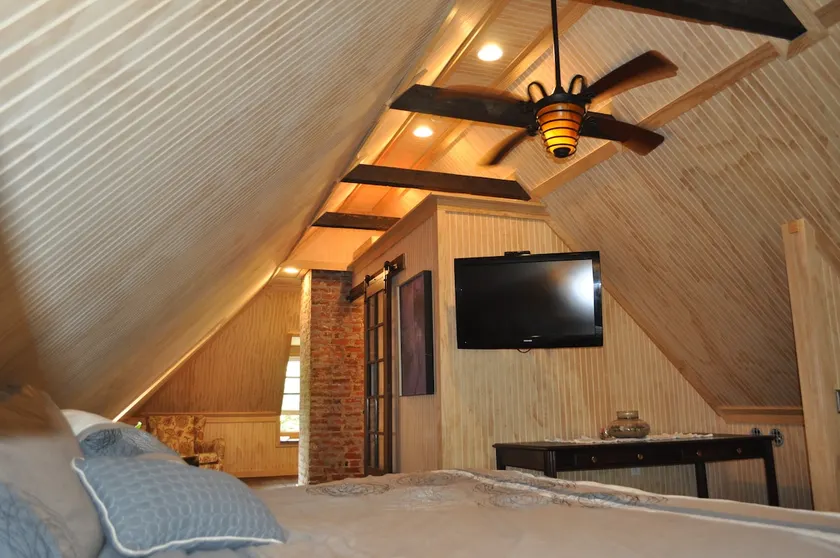Victorian w/Private En Suite, 3b2b - Image 1