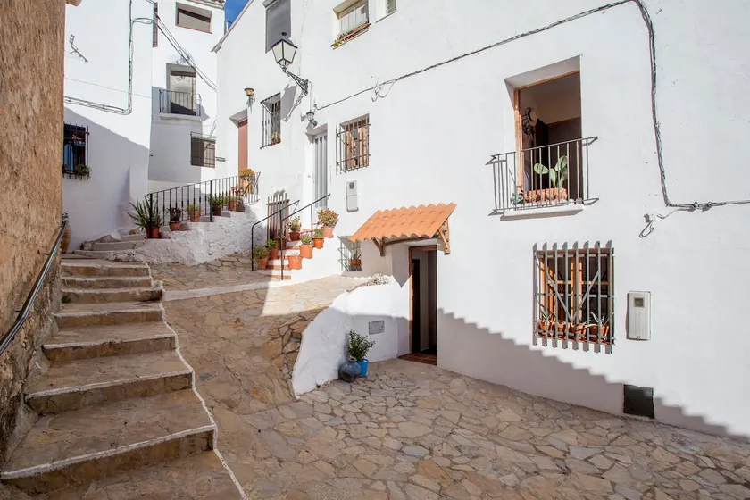 Lovely Chulilla village house - Image 1