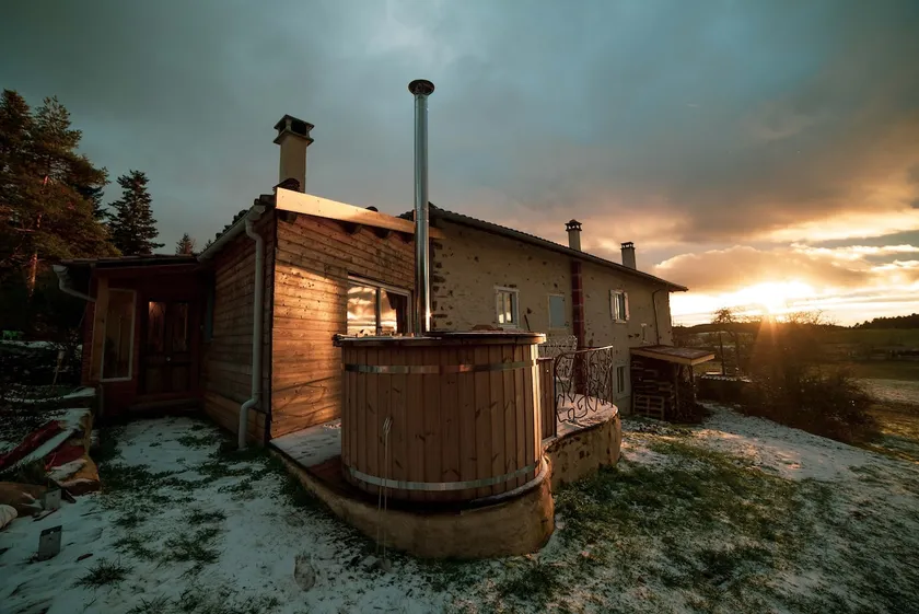 Gîte with view and hot bath at the beekeeper's! - Image 1