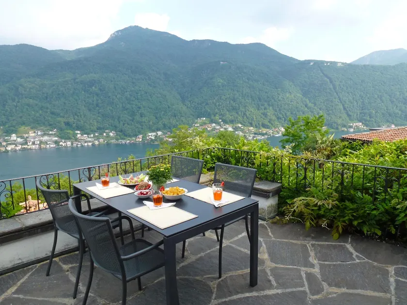 Villa with pool, view of Lake Lugano LEAR-4339 - Image 1