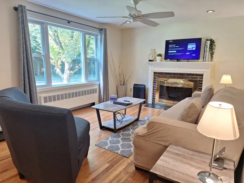 5•Star Fave CapeCodStyle Gem with Bedroom on Main - Image 1