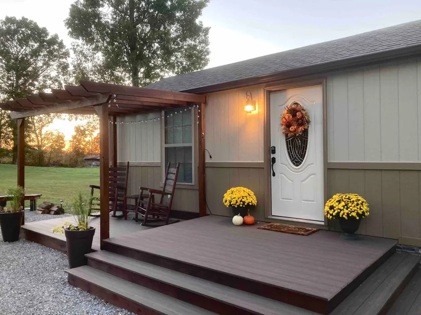 Cozy Country Cabin - Image 1
