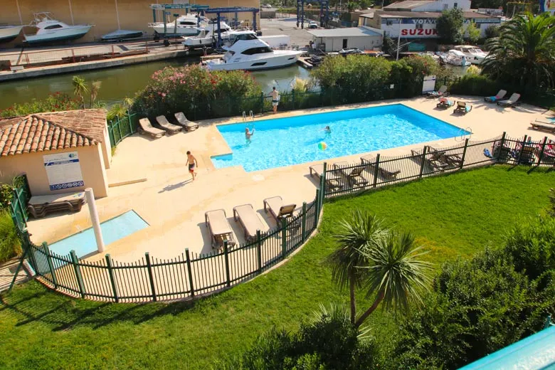 Pragtfuld duplexlejlighed til 6 personer med swimmingpool - Image 1