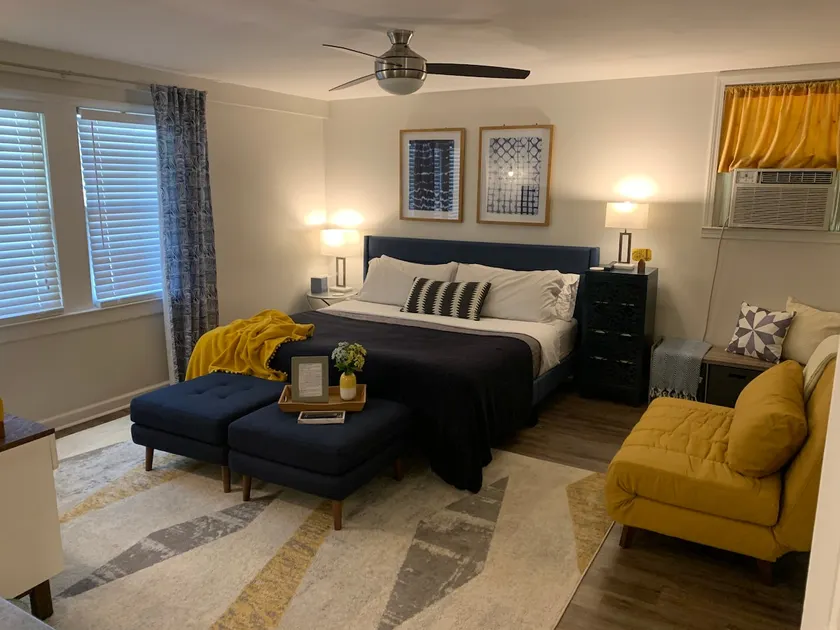 Mid Century Modern Private Guest Suite! - Image 1