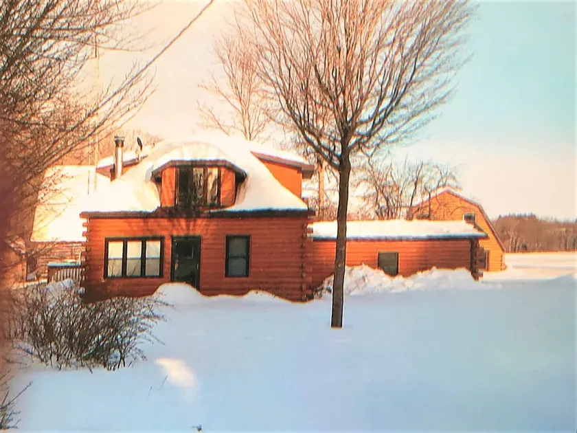 Big Cedar River Farmhouse - Image 1