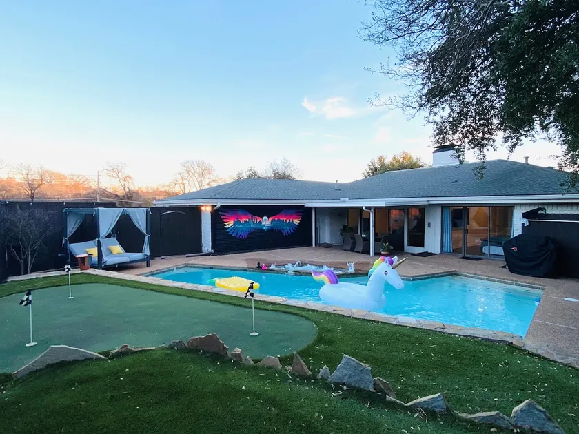 Spacious Sleeps 20 with Heated Pool & Game Room by Uptown Dallas - Image 1