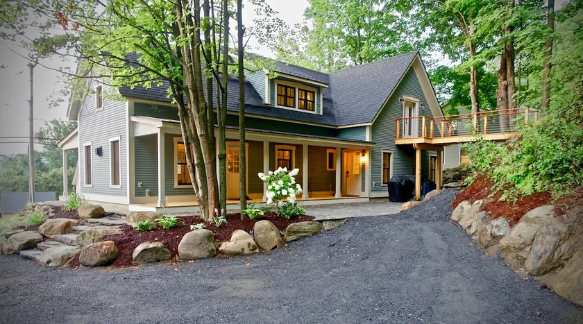 New! Vermont modern farmhouse in Stowe Village - Image 1