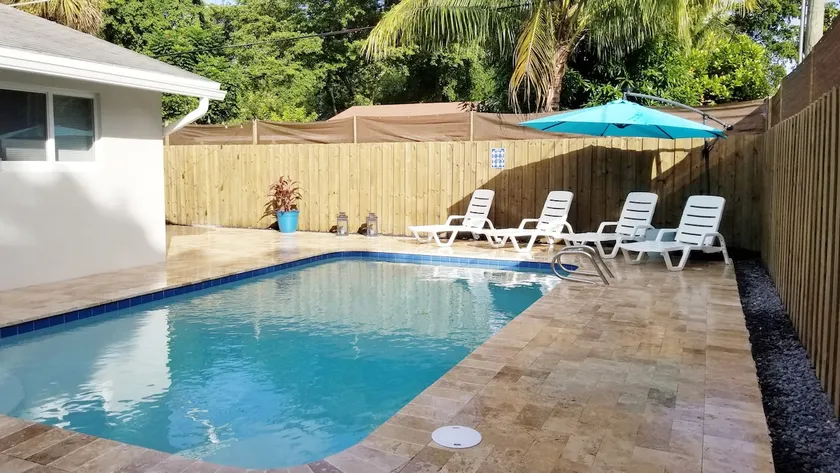 3-Bedroom Heated Private Pool Vacation Home just minutes from the Beach Pet - Image 1
