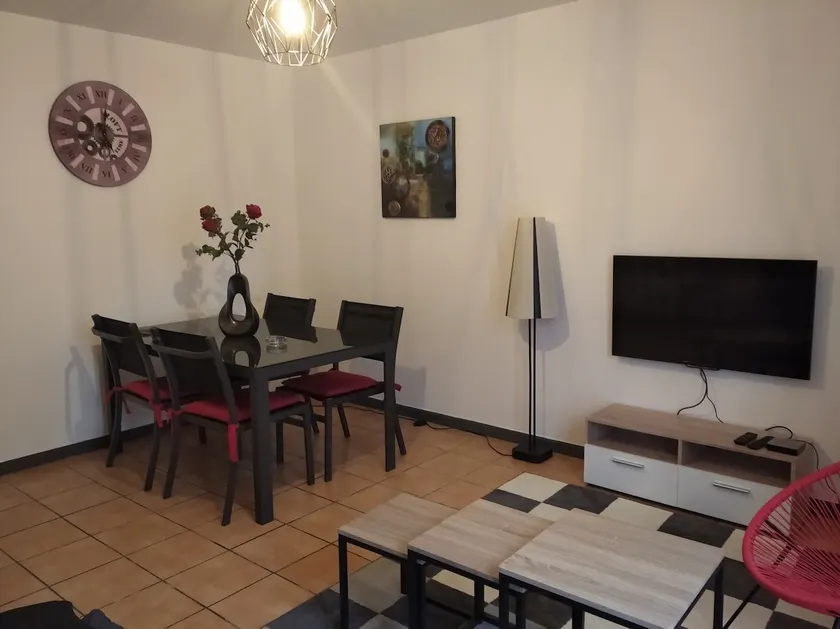 Entire accommodation in Issoire, 3 minutes from the highway - Image 1