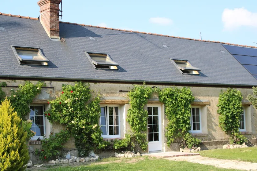 country house in a tourist village - Image 1
