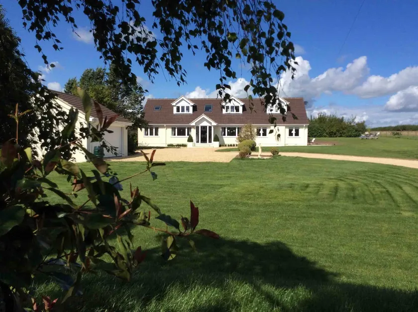 Stilfuld Moderne 5 sengs, 4 badeværelser hus nær Shaftesbury - Image 1