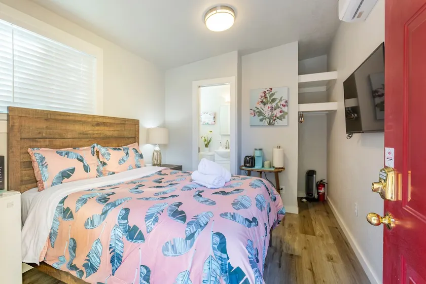 NY!Mini Guest House | San Jose Regional Medical Center | SAP San Jose McEnery C - Image 1