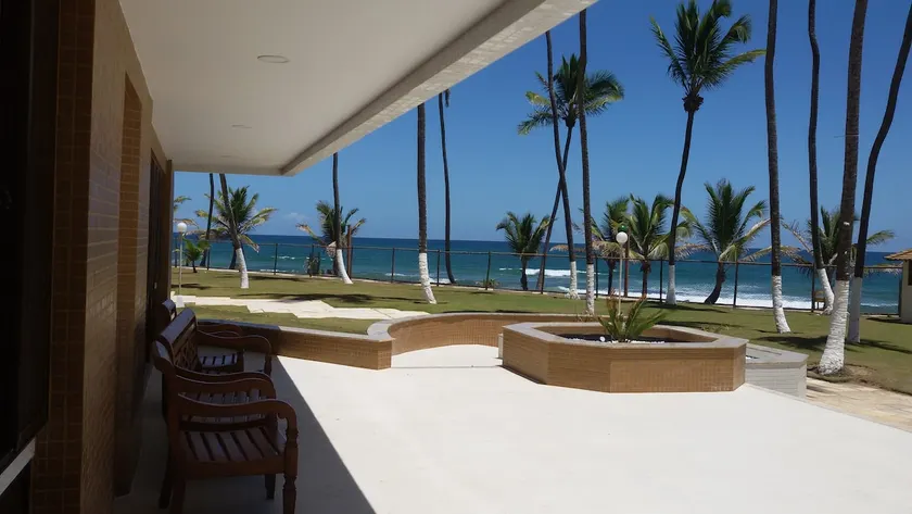 2 Bedrooms FEET IN THE SAND with cleaning service - Image 1