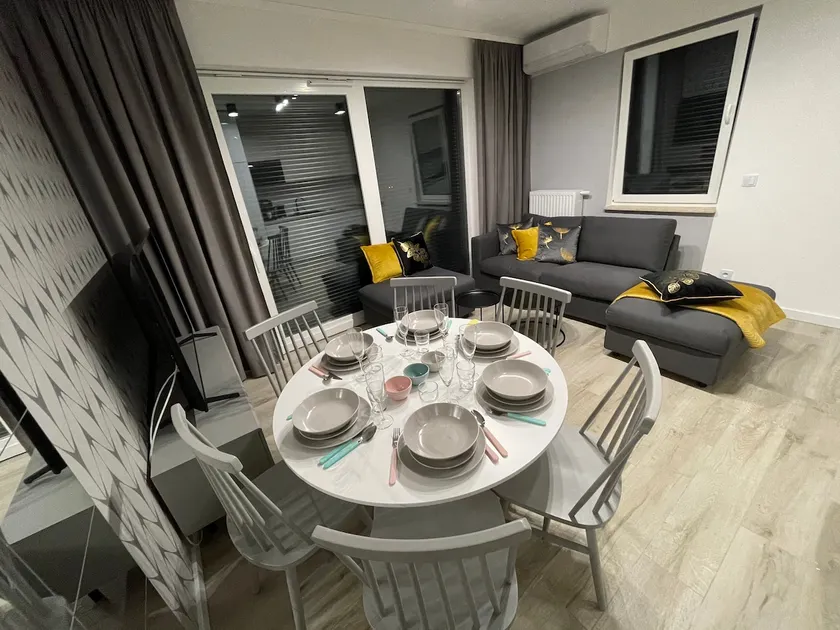 Brand new beachfront apartment - Image 1