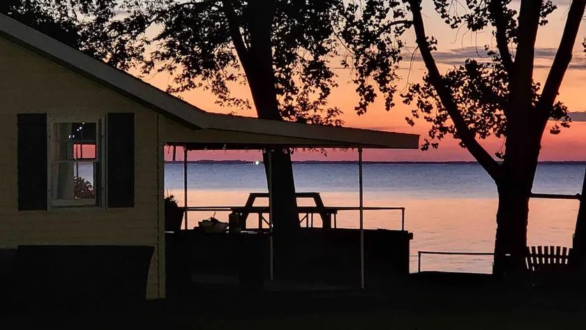 Southern Door CountyWaterfront Cottage/Sunsets! - Image 1