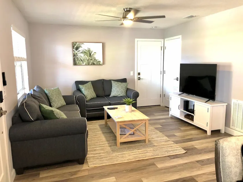 Fully Renovated Home in Downtown Clermont - Image 1
