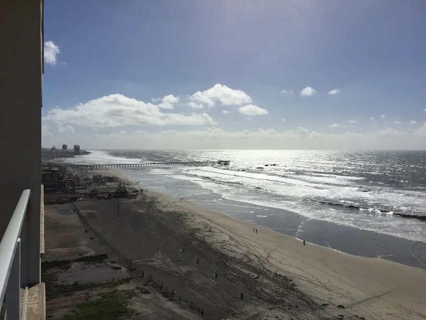 2 bedroom luxury beachfront condo in Rosarito, MX - Image 1