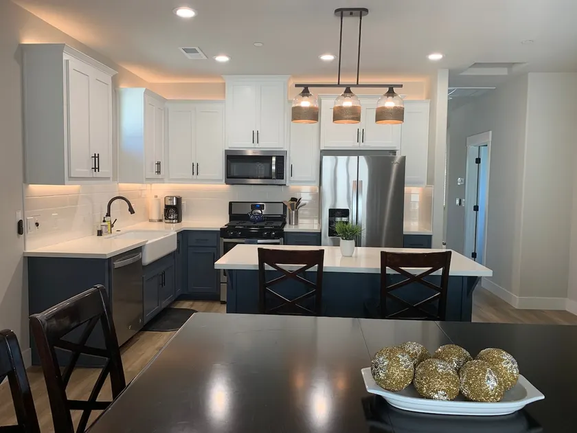 Modern Spacious Craftsman Near Chico State & Enloe - Image 1