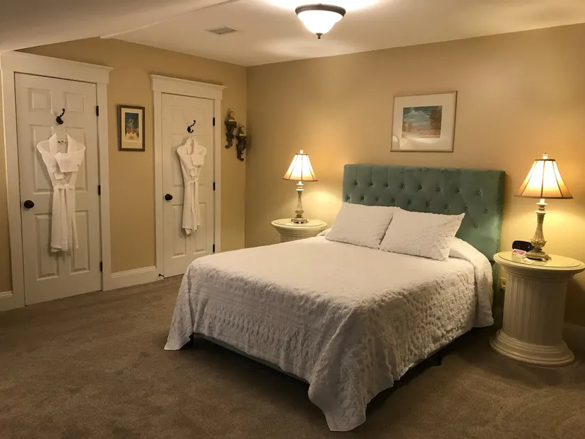 Deluxe Penthouse Suite In The Heart Of MainStrasse - Image 1