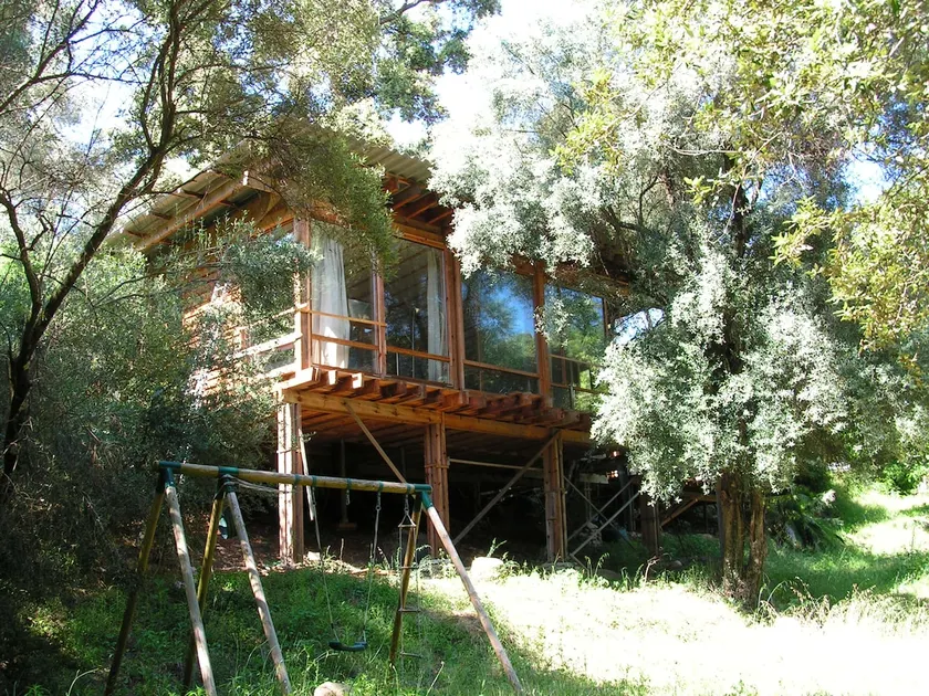 Wooden house on river near Ajaccio - Image 1