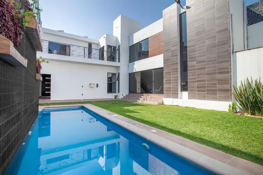 Modern House With Private Pool! 24hr security - Image 1