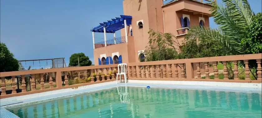 Farmhouse with pool - Image 1