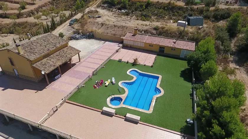 Beautiful villa with pool in Bullas - Image 1