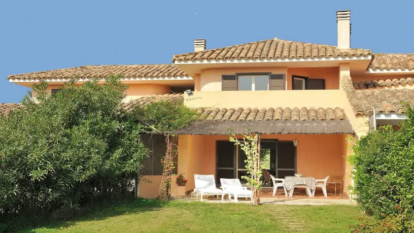 Pula sardinia 250 mt from the sea, garden,wifi/fwa, golf 2km, photovoltaic system - Image 1