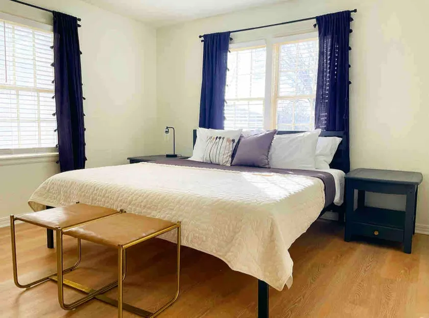 Boho Chic on Pine:2 King beds blocks from downtown - Image 1