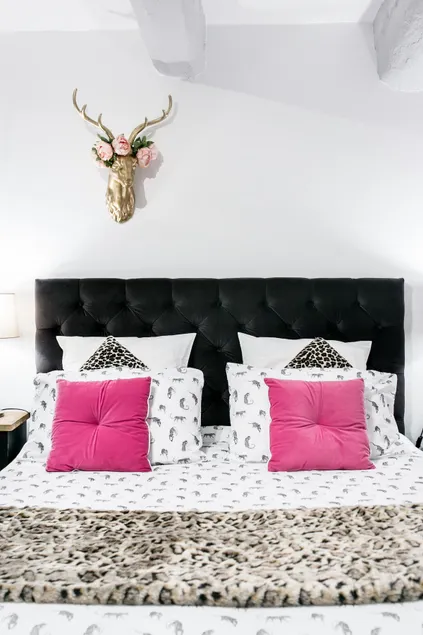 Artistic Antibes Apartment - Image 1