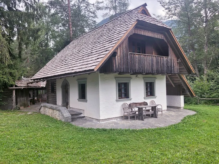 Charming traditional cottage in national park - Image 1