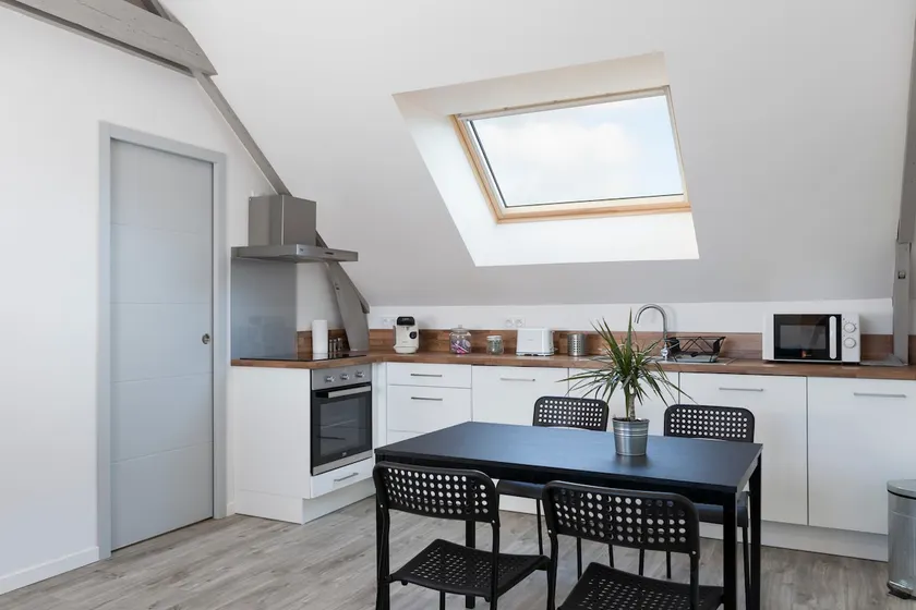 Modern and comfortable, close to SNCF station - Image 1