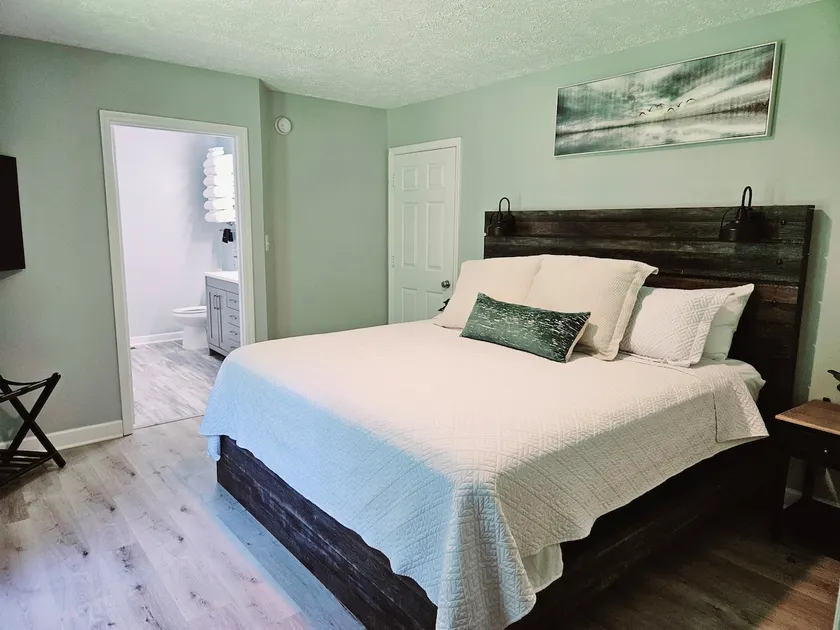 Cozy Mountain Cottage - Perfect for Friends, Family - Image 1