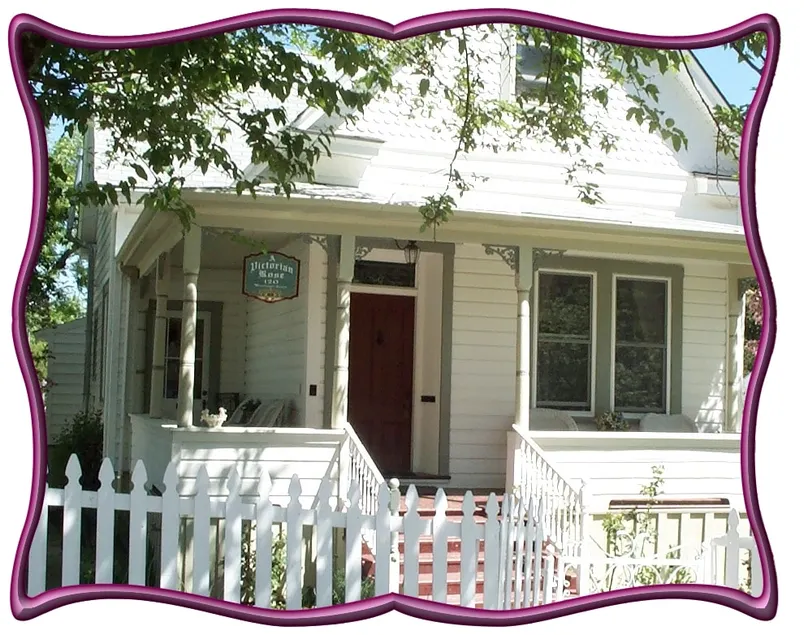 A Victorian Rose, DOWNTOWN, Hot Tub, Rec Room,couples, families & groups welcome - Image 1