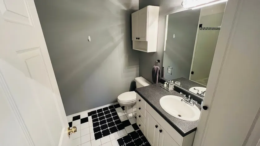 Entire Guest Suite: 2bed, kitchen, big living area - Image 1