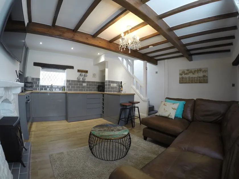 Country Cottage, Semi Rural, Ideal Short Breaks - Image 1